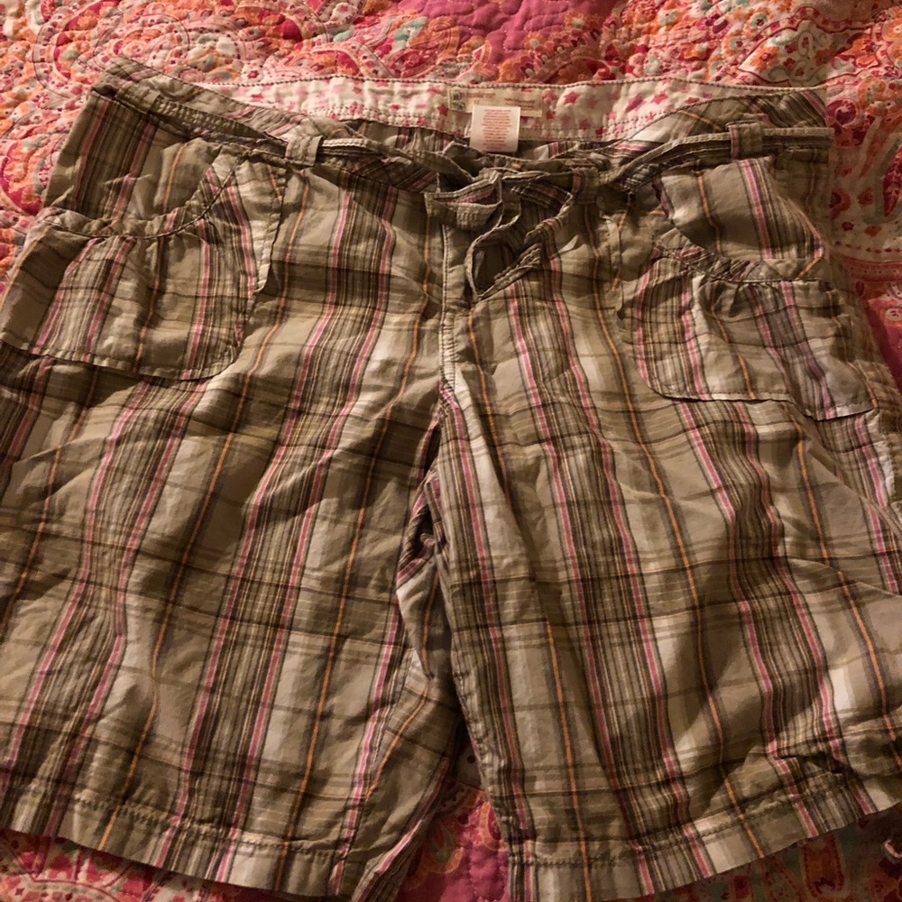 Plus size 17 plaid Bermuda shorts EUC